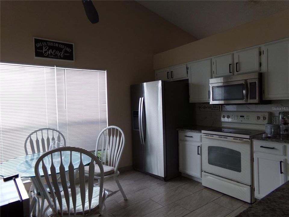 В аренду: $2,300 (3 спален, 2 ванн, 1574 Квадратных фут)