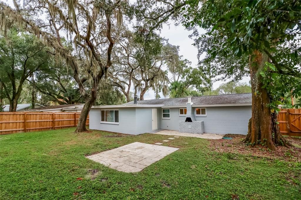 For Rent: $2,100 (3 beds, 2 baths, 1275 Square Feet)