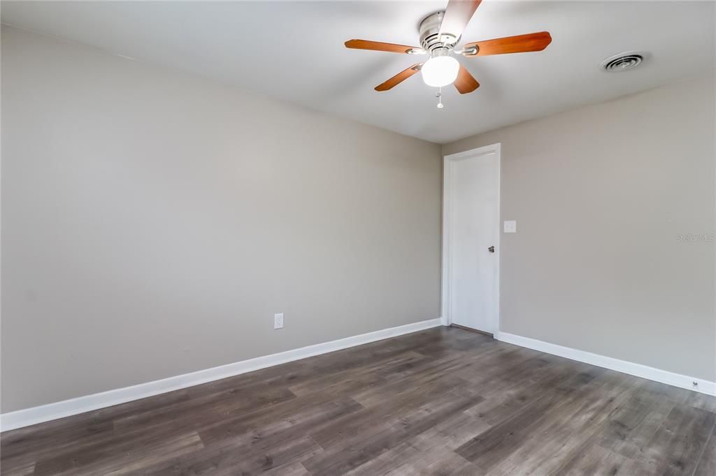 For Rent: $2,100 (3 beds, 2 baths, 1275 Square Feet)