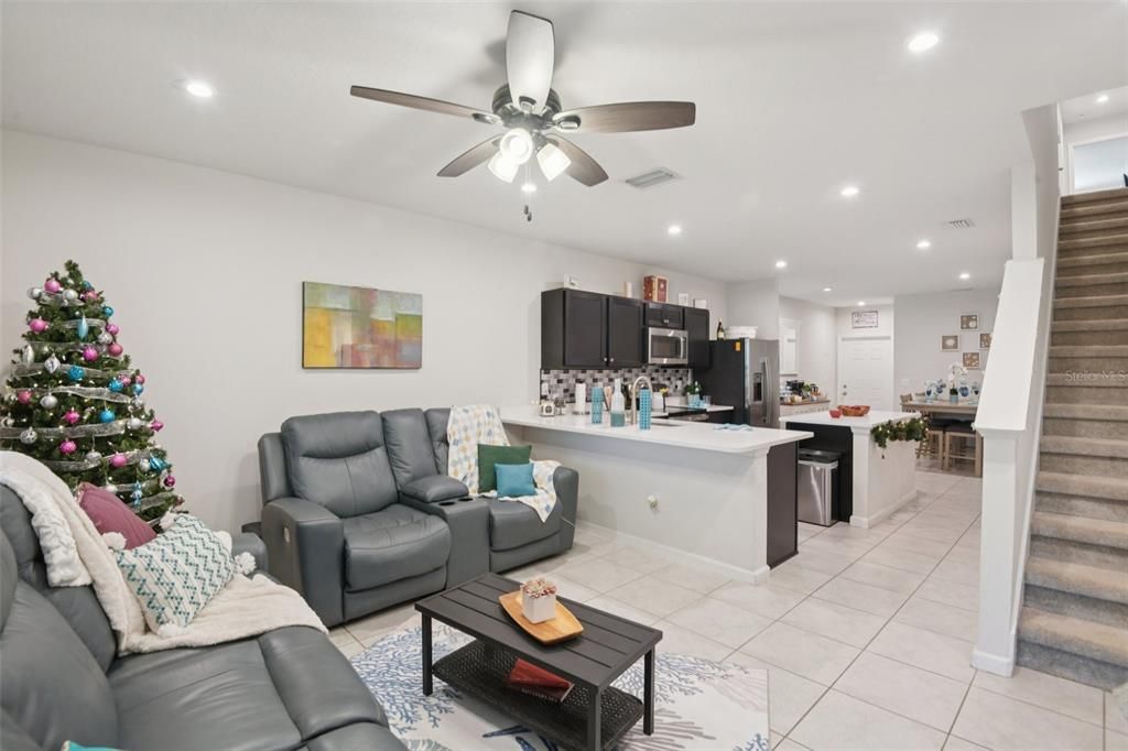 En Venta: $299,900 (3 camas, 2 baños, 1440 Pies cuadrados)