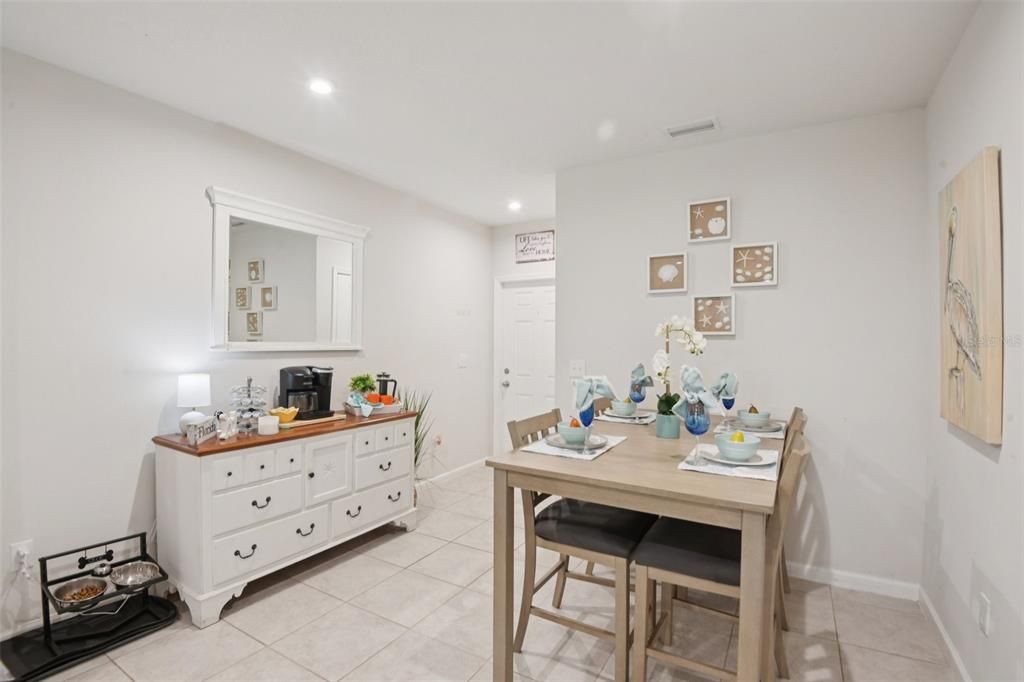 En Venta: $299,900 (3 camas, 2 baños, 1440 Pies cuadrados)