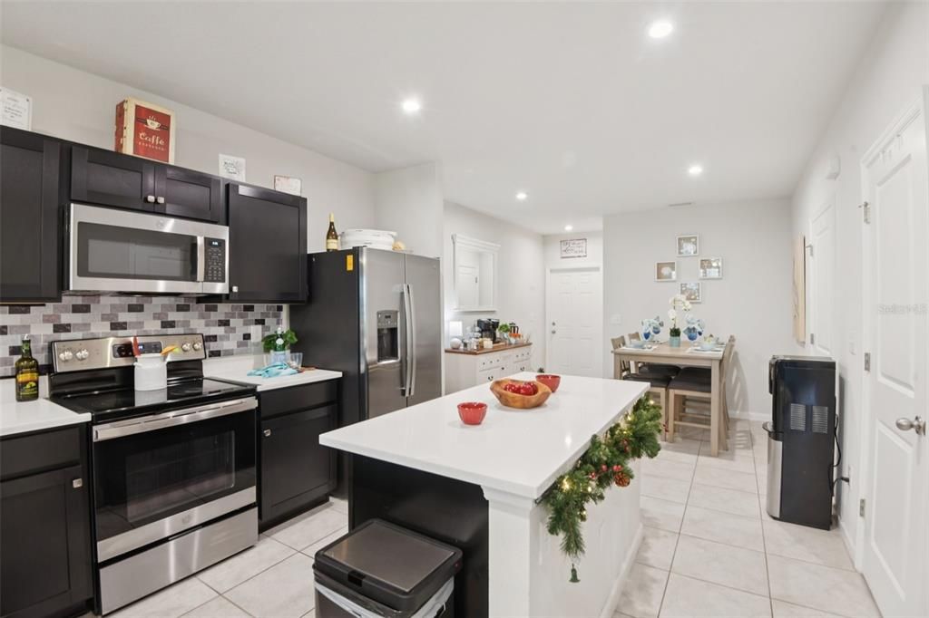 En Venta: $299,900 (3 camas, 2 baños, 1440 Pies cuadrados)