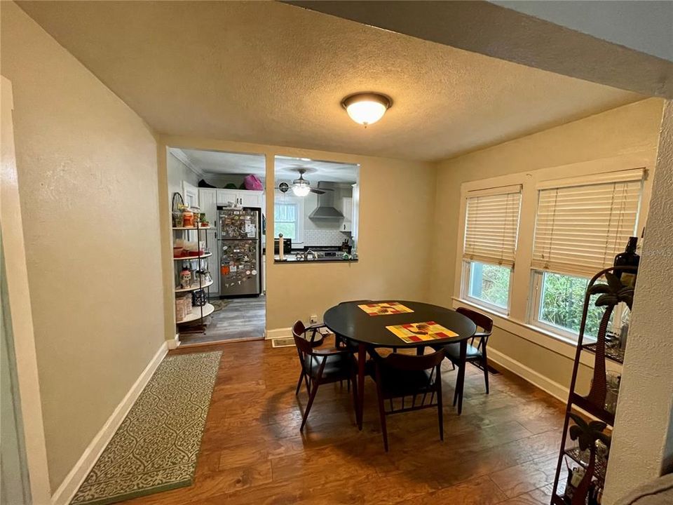 В аренду: $2,400 (3 спален, 2 ванн, 1564 Квадратных фут)