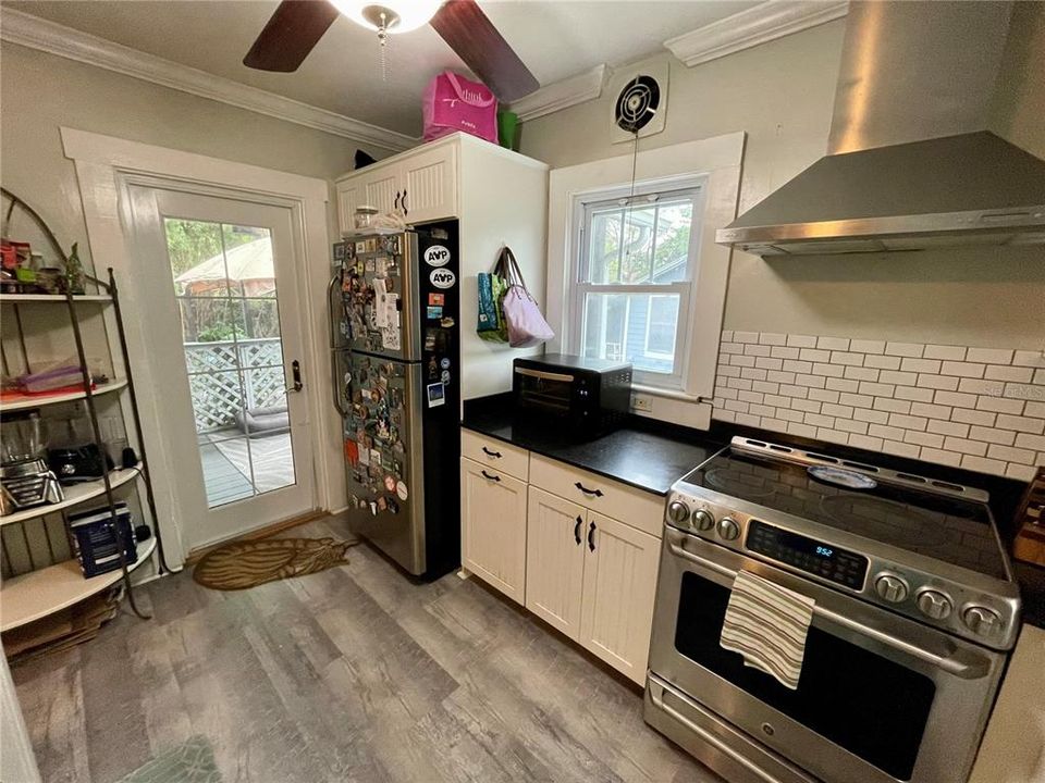 В аренду: $2,400 (3 спален, 2 ванн, 1564 Квадратных фут)