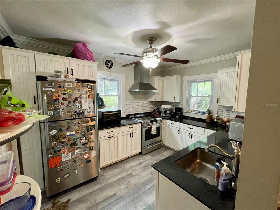 В аренду: $2,400 (3 спален, 2 ванн, 1564 Квадратных фут)