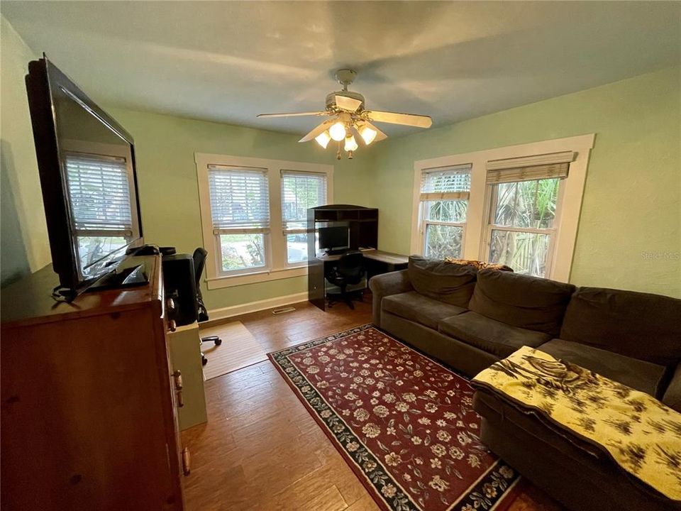 В аренду: $2,400 (3 спален, 2 ванн, 1564 Квадратных фут)