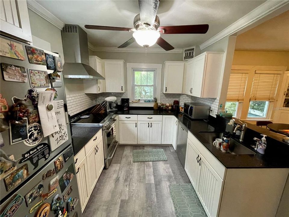 В аренду: $2,400 (3 спален, 2 ванн, 1564 Квадратных фут)