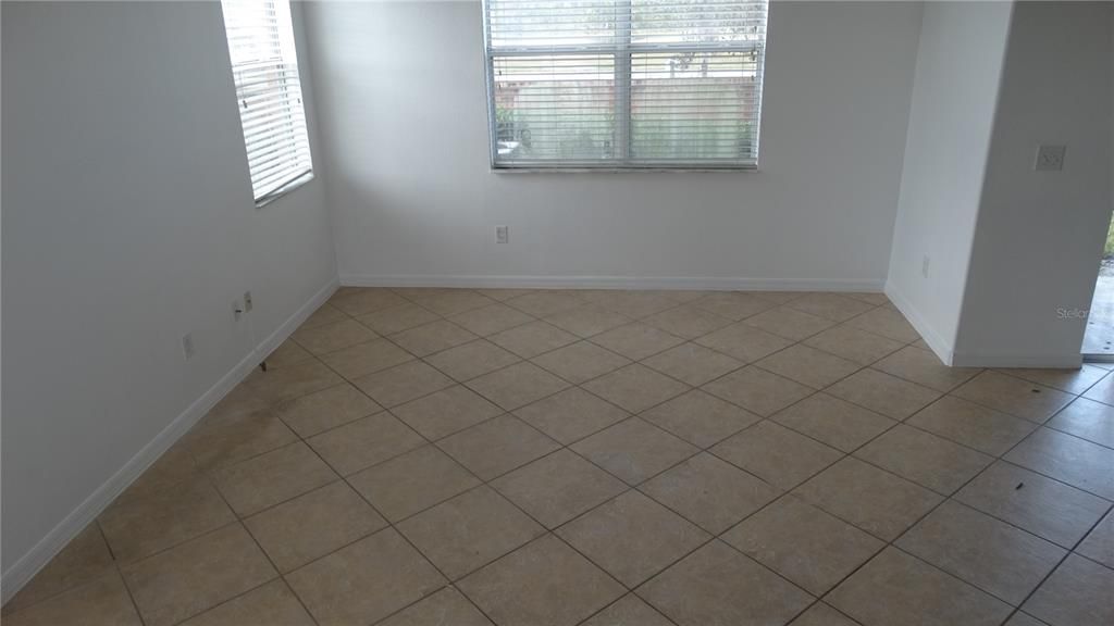 En Renta: $2,300 (3 camas, 2 baños, 1775 Pies cuadrados)