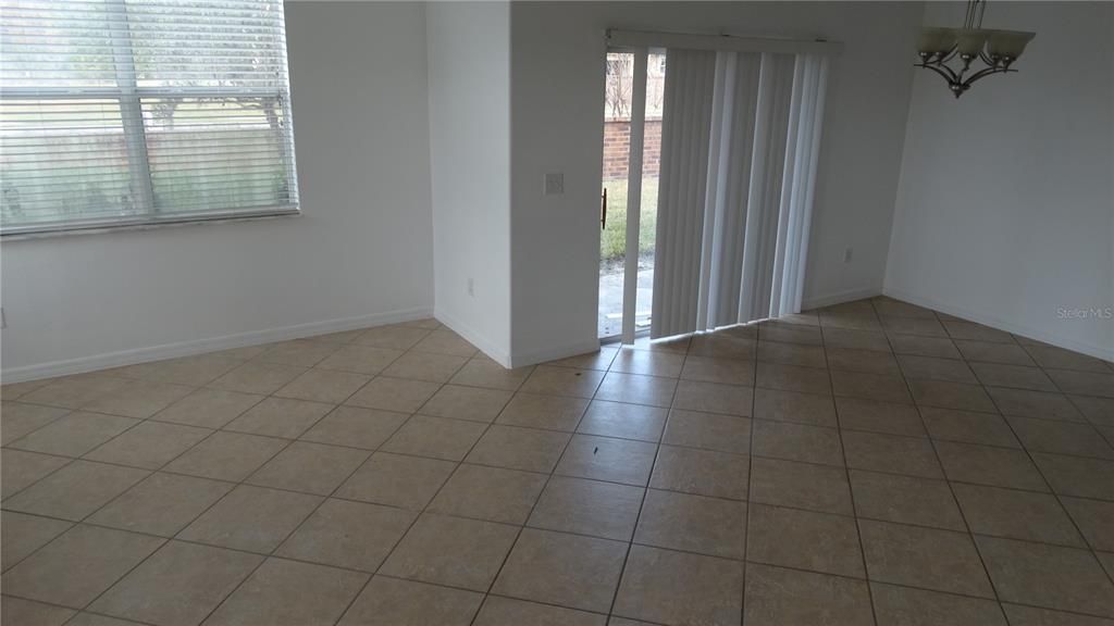 En Renta: $2,300 (3 camas, 2 baños, 1775 Pies cuadrados)