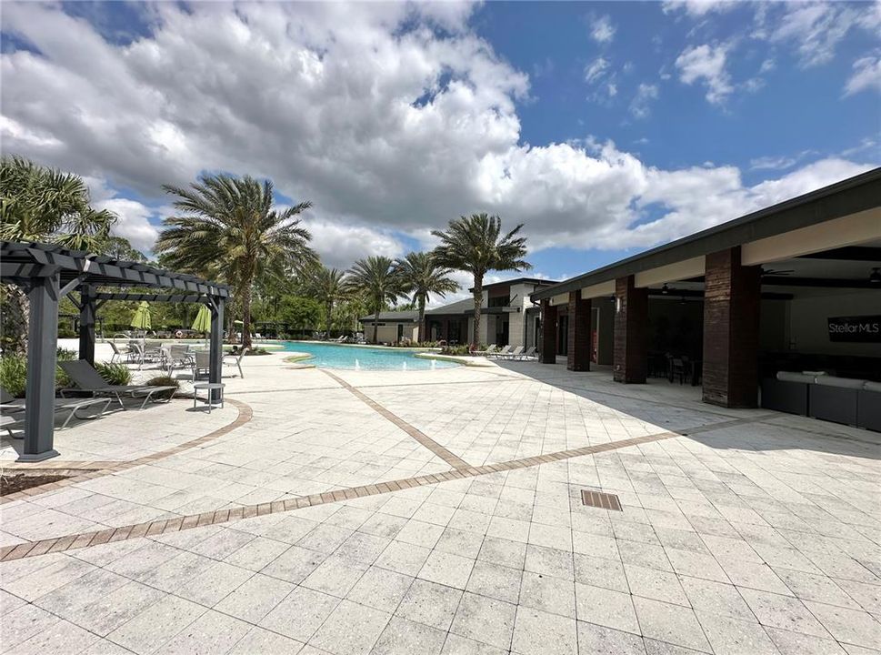 For Rent: $2,999 (4 beds, 2 baths, 2401 Square Feet)