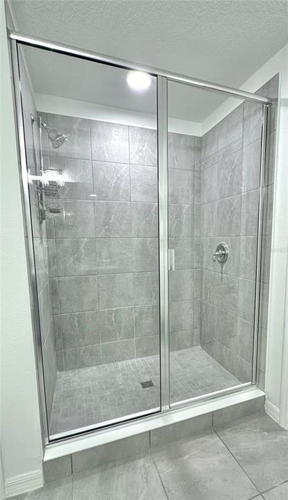 For Rent: $2,999 (4 beds, 2 baths, 2401 Square Feet)