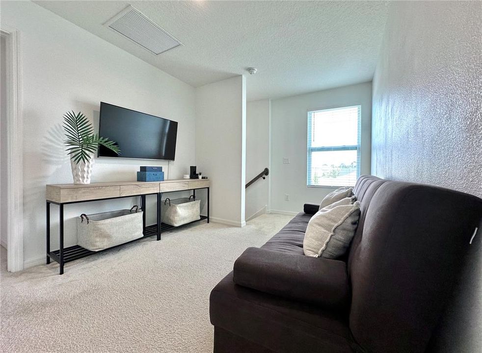 For Rent: $2,999 (4 beds, 2 baths, 2401 Square Feet)