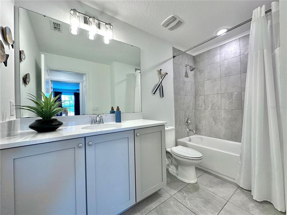 For Rent: $2,999 (4 beds, 2 baths, 2401 Square Feet)