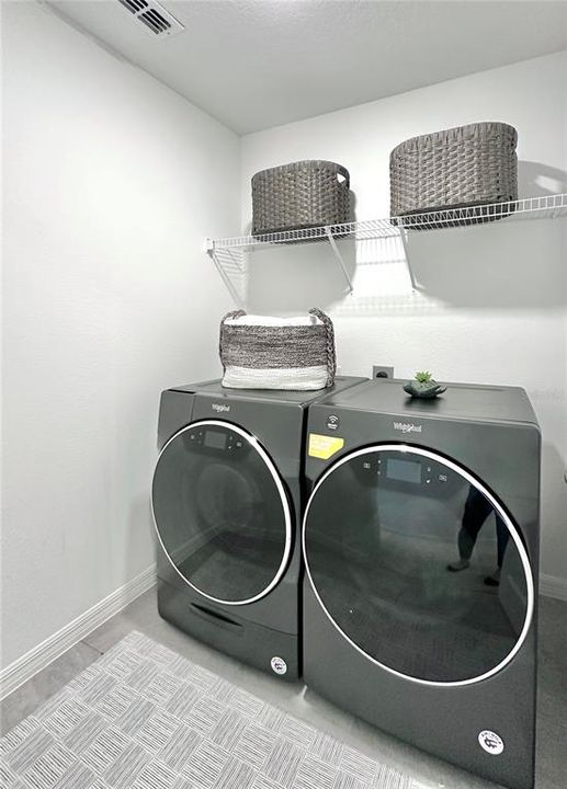 For Rent: $2,999 (4 beds, 2 baths, 2401 Square Feet)