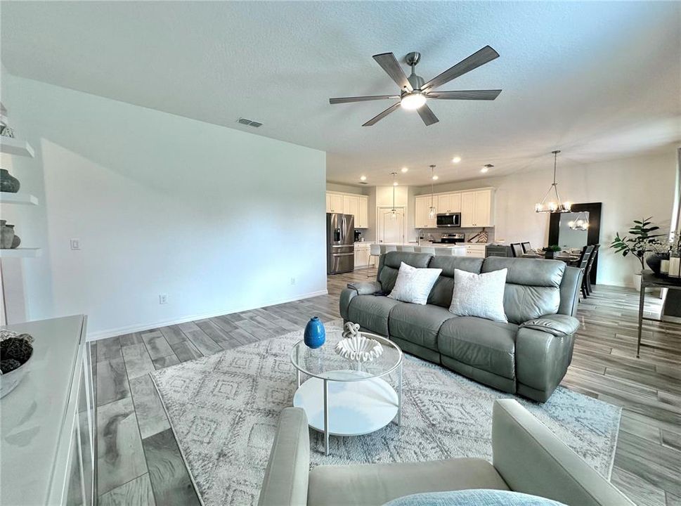 For Rent: $2,999 (4 beds, 2 baths, 2401 Square Feet)