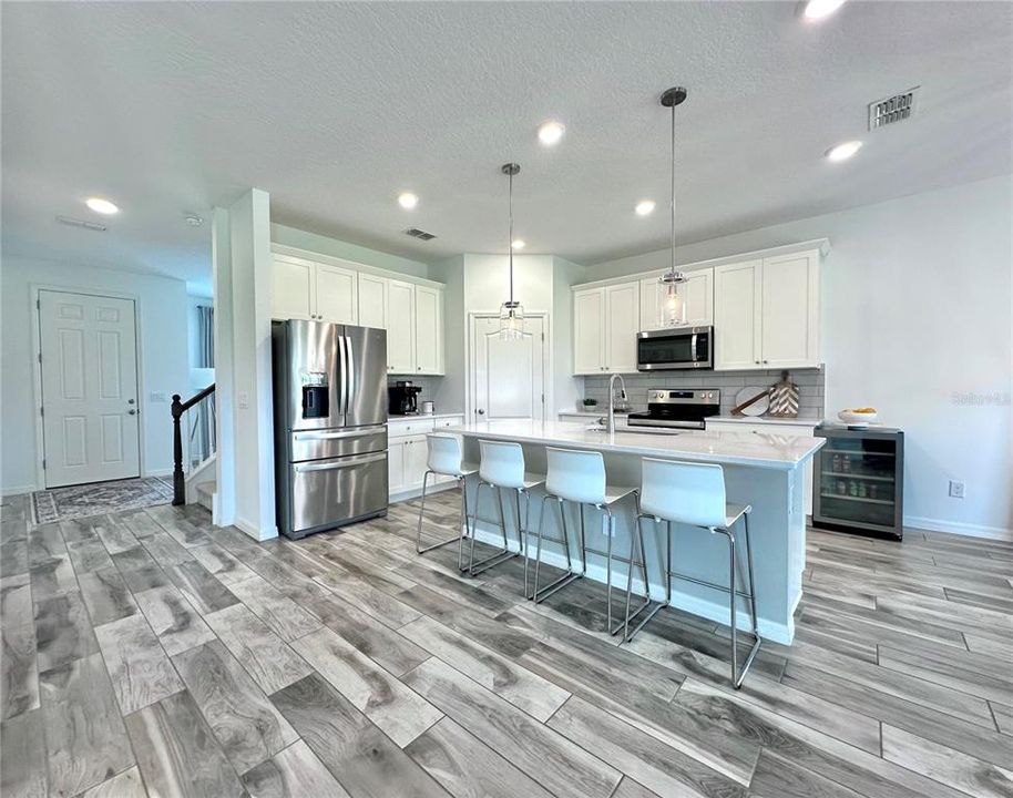 For Rent: $2,999 (4 beds, 2 baths, 2401 Square Feet)