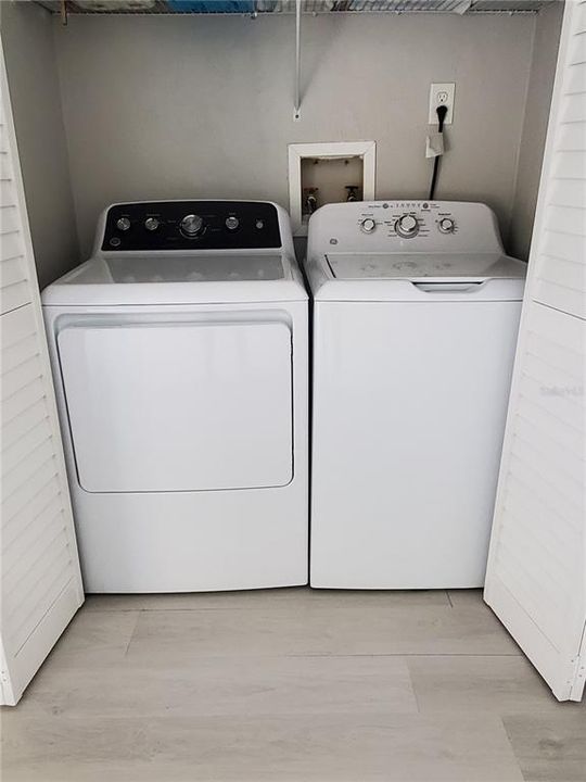 На продажу: $212,000 (2 спален, 1 ванн, 1242 Квадратных фут)