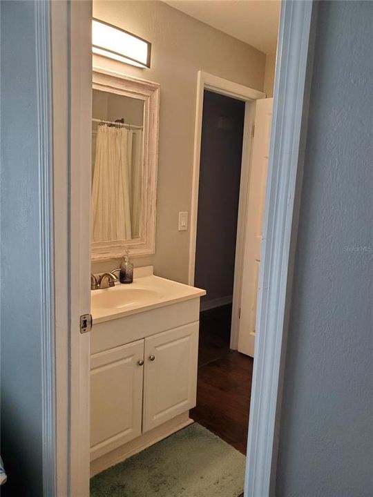 На продажу: $212,000 (2 спален, 1 ванн, 1242 Квадратных фут)