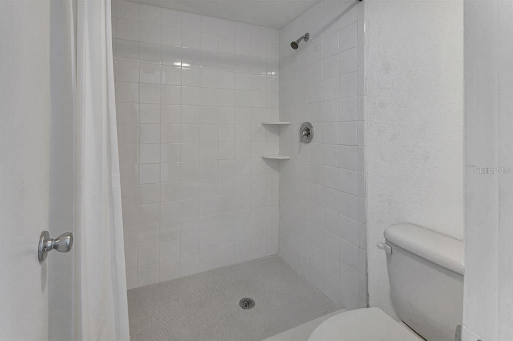 For Sale: $125,000 (2 beds, 2 baths, 1156 Square Feet)