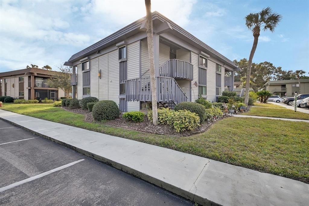 For Sale: $125,000 (2 beds, 2 baths, 1156 Square Feet)