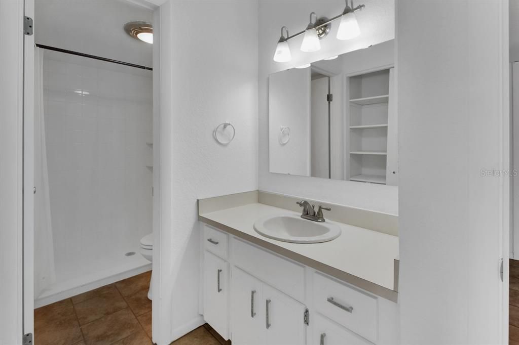 For Sale: $125,000 (2 beds, 2 baths, 1156 Square Feet)