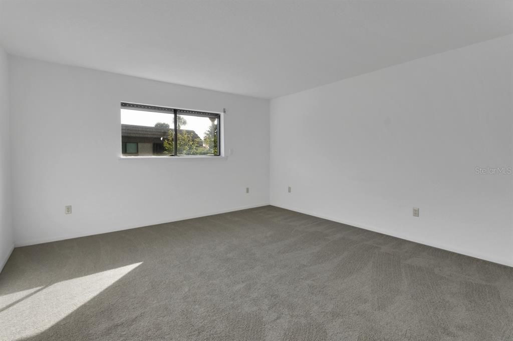 For Sale: $125,000 (2 beds, 2 baths, 1156 Square Feet)