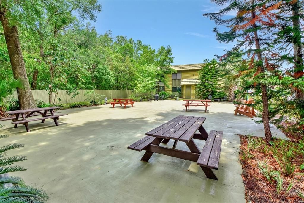 For Sale: $125,000 (2 beds, 2 baths, 1156 Square Feet)