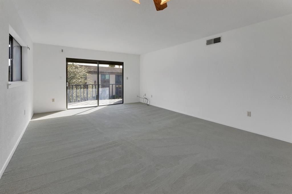 For Sale: $125,000 (2 beds, 2 baths, 1156 Square Feet)