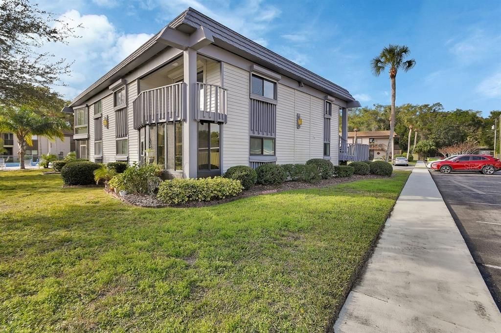 For Sale: $125,000 (2 beds, 2 baths, 1156 Square Feet)