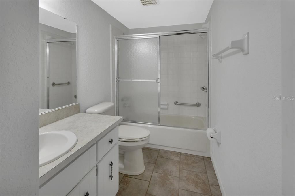 For Sale: $125,000 (2 beds, 2 baths, 1156 Square Feet)