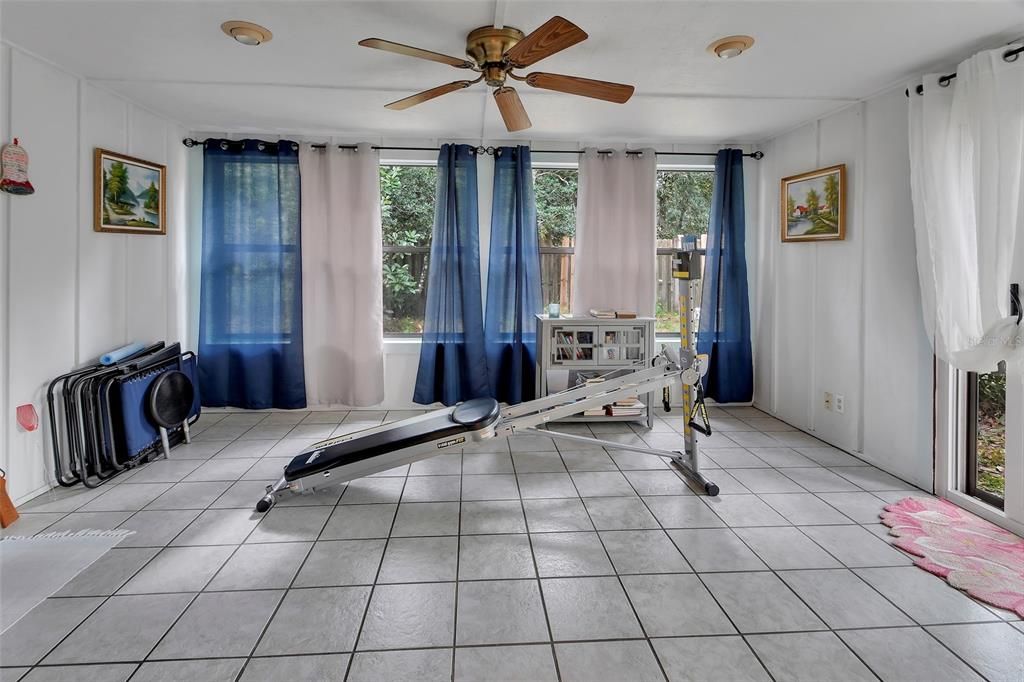 En Venta: $264,000 (2 camas, 2 baños, 1021 Pies cuadrados)