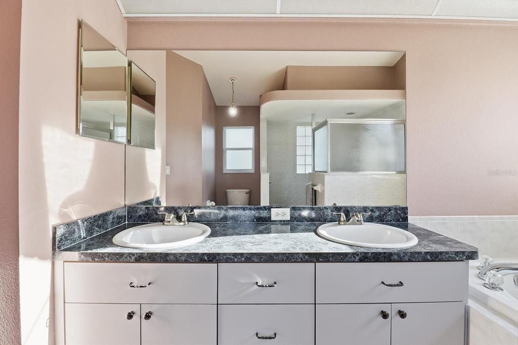 En Venta: $499,000 (3 camas, 2 baños, 2092 Pies cuadrados)