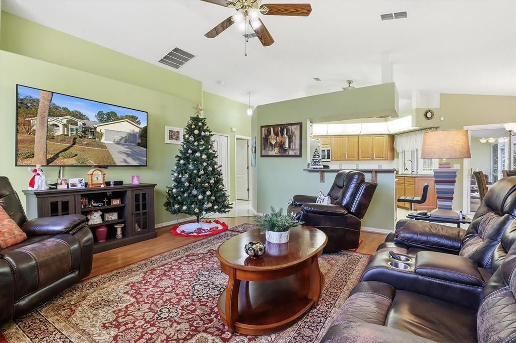 En Venta: $499,000 (3 camas, 2 baños, 2092 Pies cuadrados)