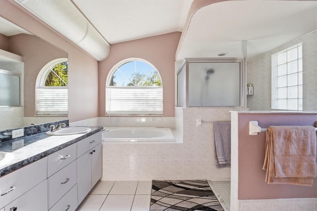 En Venta: $499,000 (3 camas, 2 baños, 2092 Pies cuadrados)