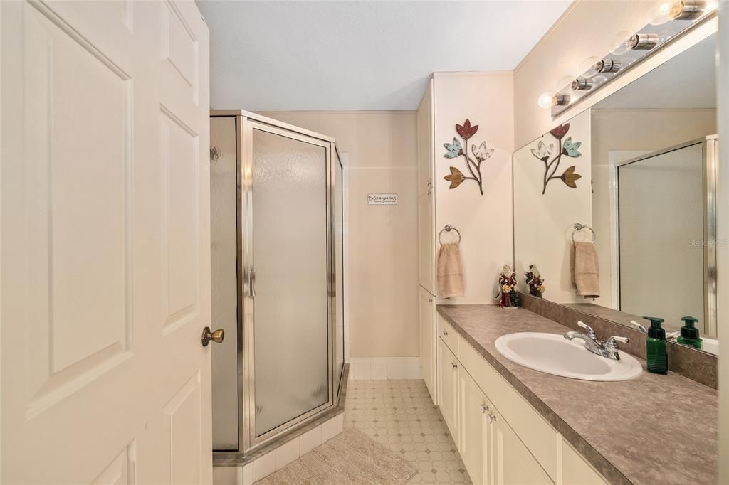 En Venta: $265,000 (2 camas, 2 baños, 1296 Pies cuadrados)