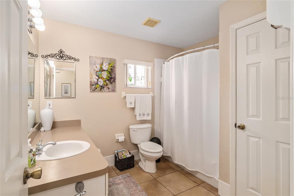 En Venta: $265,000 (2 camas, 2 baños, 1296 Pies cuadrados)