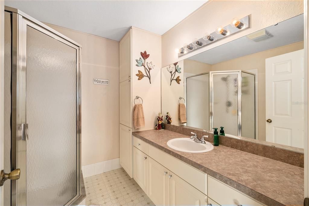 En Venta: $265,000 (2 camas, 2 baños, 1296 Pies cuadrados)