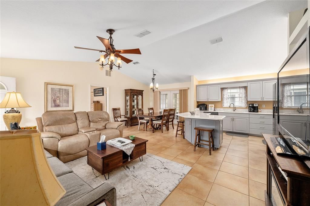 En Venta: $265,000 (2 camas, 2 baños, 1296 Pies cuadrados)