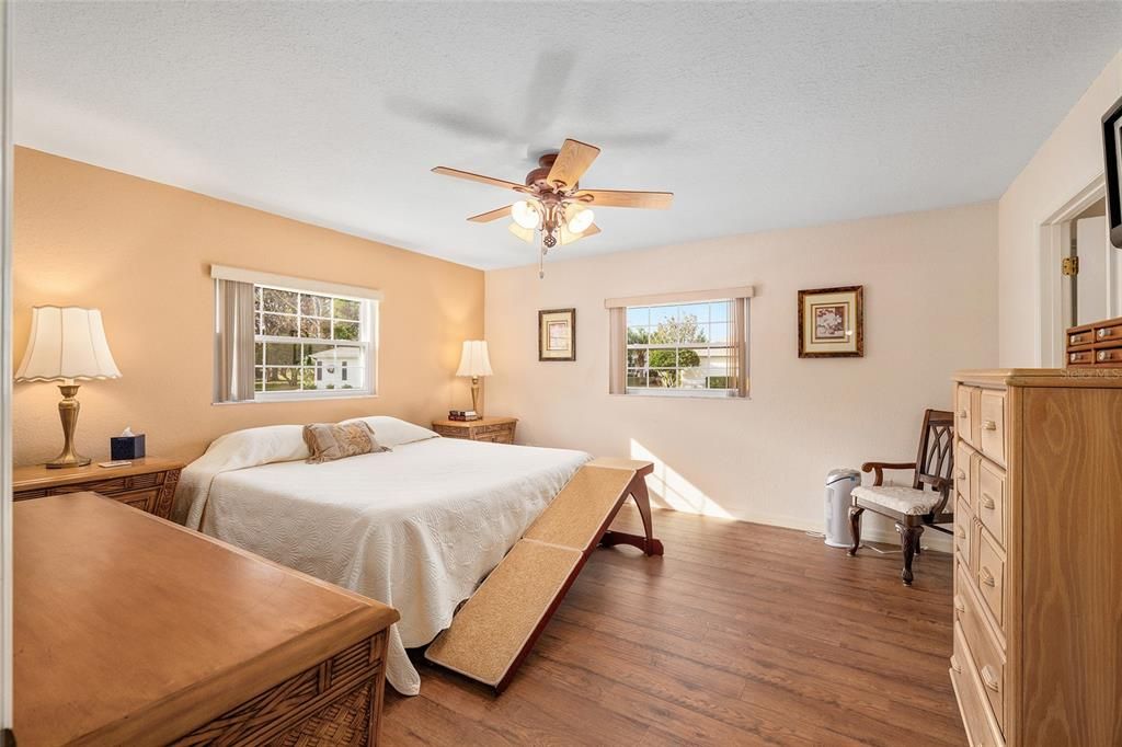 En Venta: $265,000 (2 camas, 2 baños, 1296 Pies cuadrados)