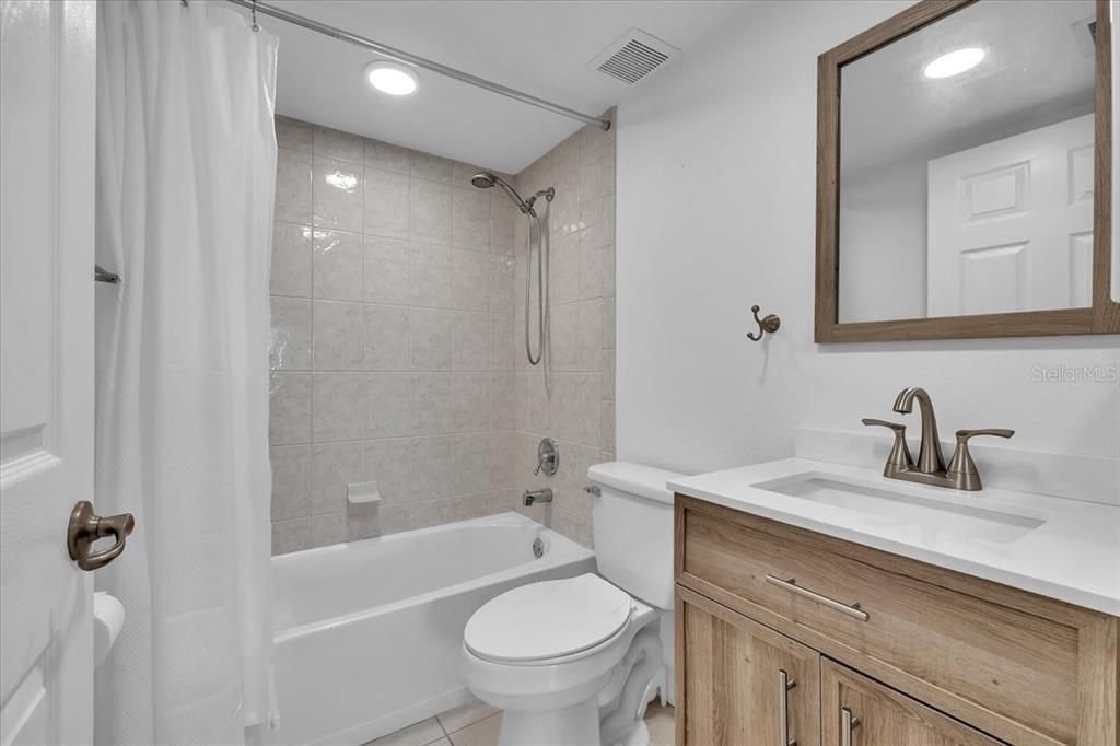 На продажу: $135,000 (2 спален, 2 ванн, 688 Квадратных фут)