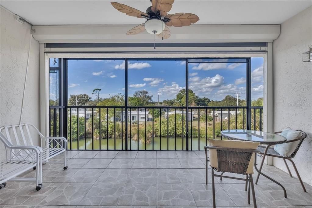 На продажу: $135,000 (2 спален, 2 ванн, 688 Квадратных фут)