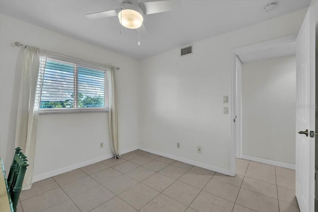 На продажу: $135,000 (2 спален, 2 ванн, 688 Квадратных фут)