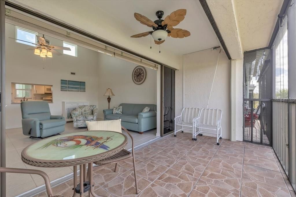 На продажу: $135,000 (2 спален, 2 ванн, 688 Квадратных фут)