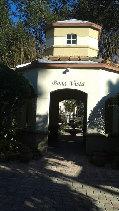 出租: $1,250 (1 贝兹, 1 浴室, 767 平方英尺)