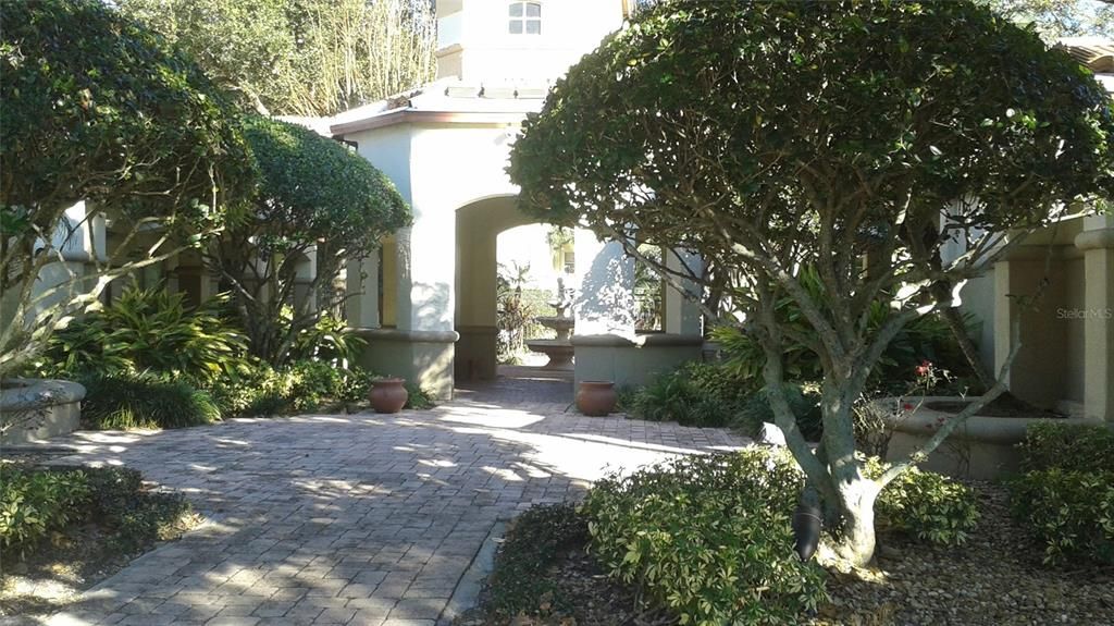 出租: $1,250 (1 贝兹, 1 浴室, 767 平方英尺)