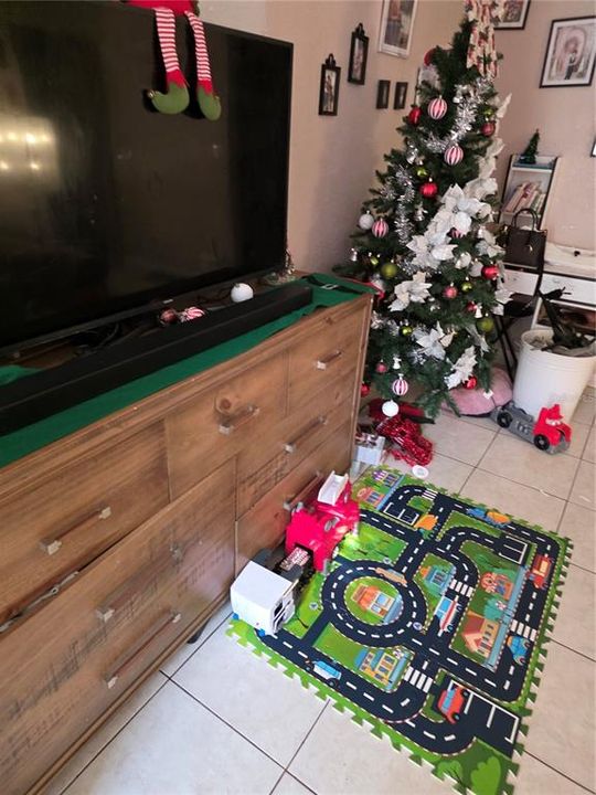 На продажу: $499,000 (4 спален, 2 ванн, 1512 Квадратных фут)