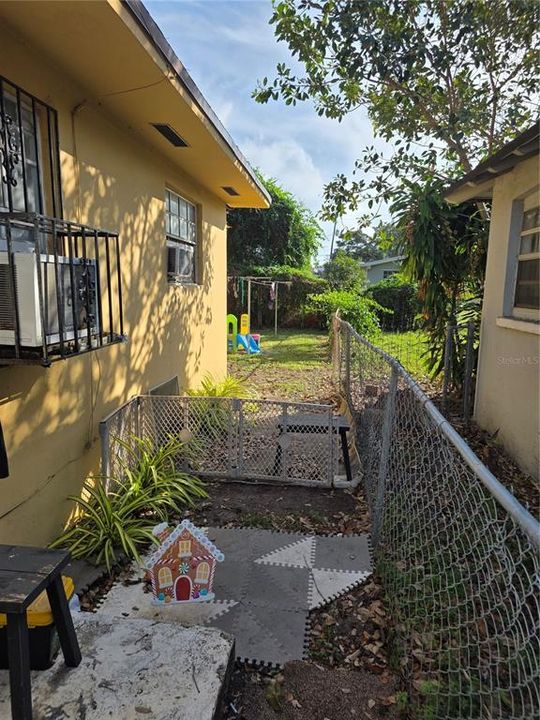 На продажу: $499,000 (4 спален, 2 ванн, 1512 Квадратных фут)