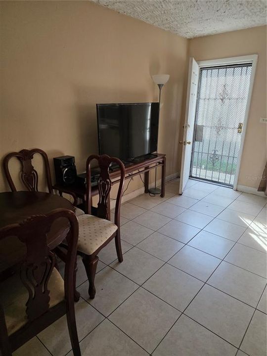 На продажу: $499,000 (4 спален, 2 ванн, 1512 Квадратных фут)