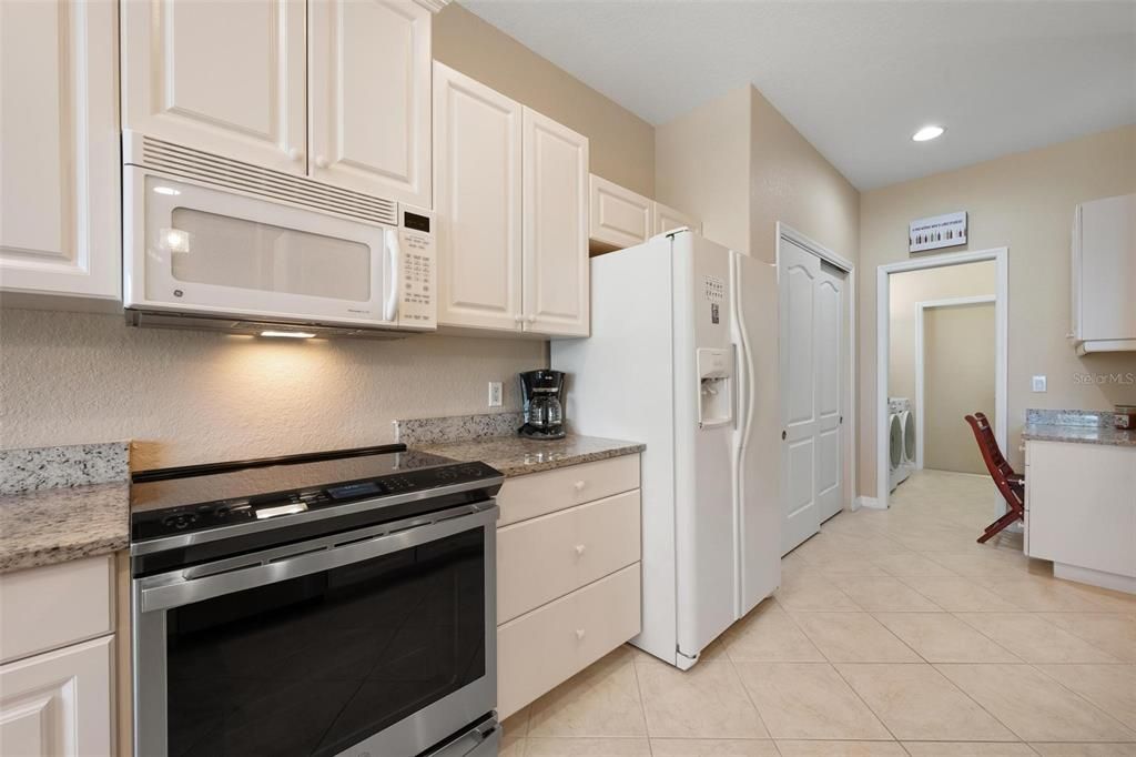 На продажу: $985,000 (3 спален, 2 ванн, 1972 Квадратных фут)