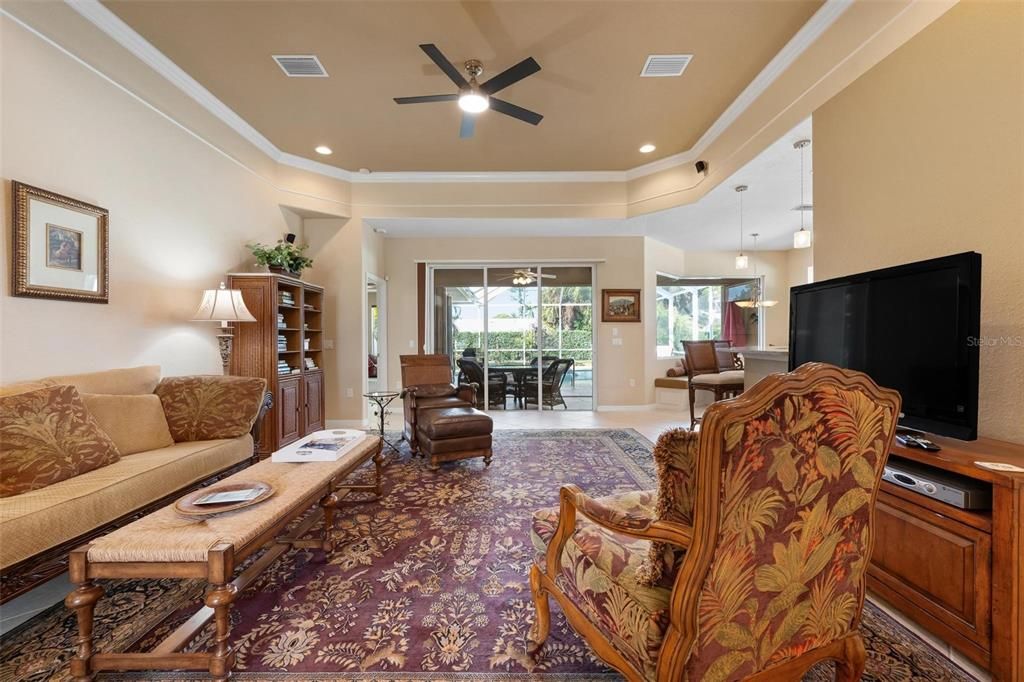 На продажу: $985,000 (3 спален, 2 ванн, 1972 Квадратных фут)